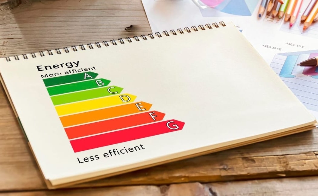 Carnet sur lequel est noté le Disagnotic de Performance Énergétique