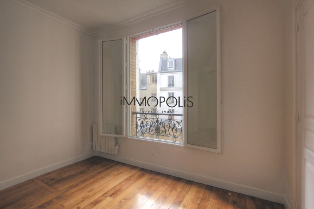 Appartement rénové superbement placé au croisement des rues Lepic et Abbesses 7
