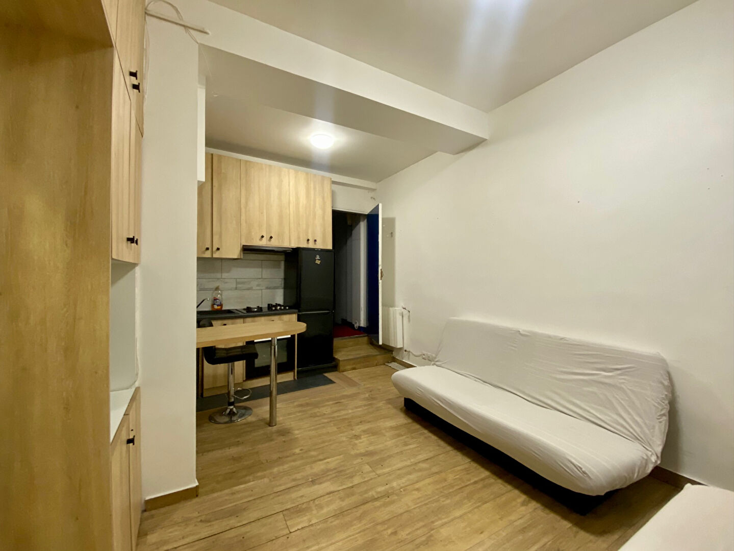 Studio refait a neuf rue custine ! 5