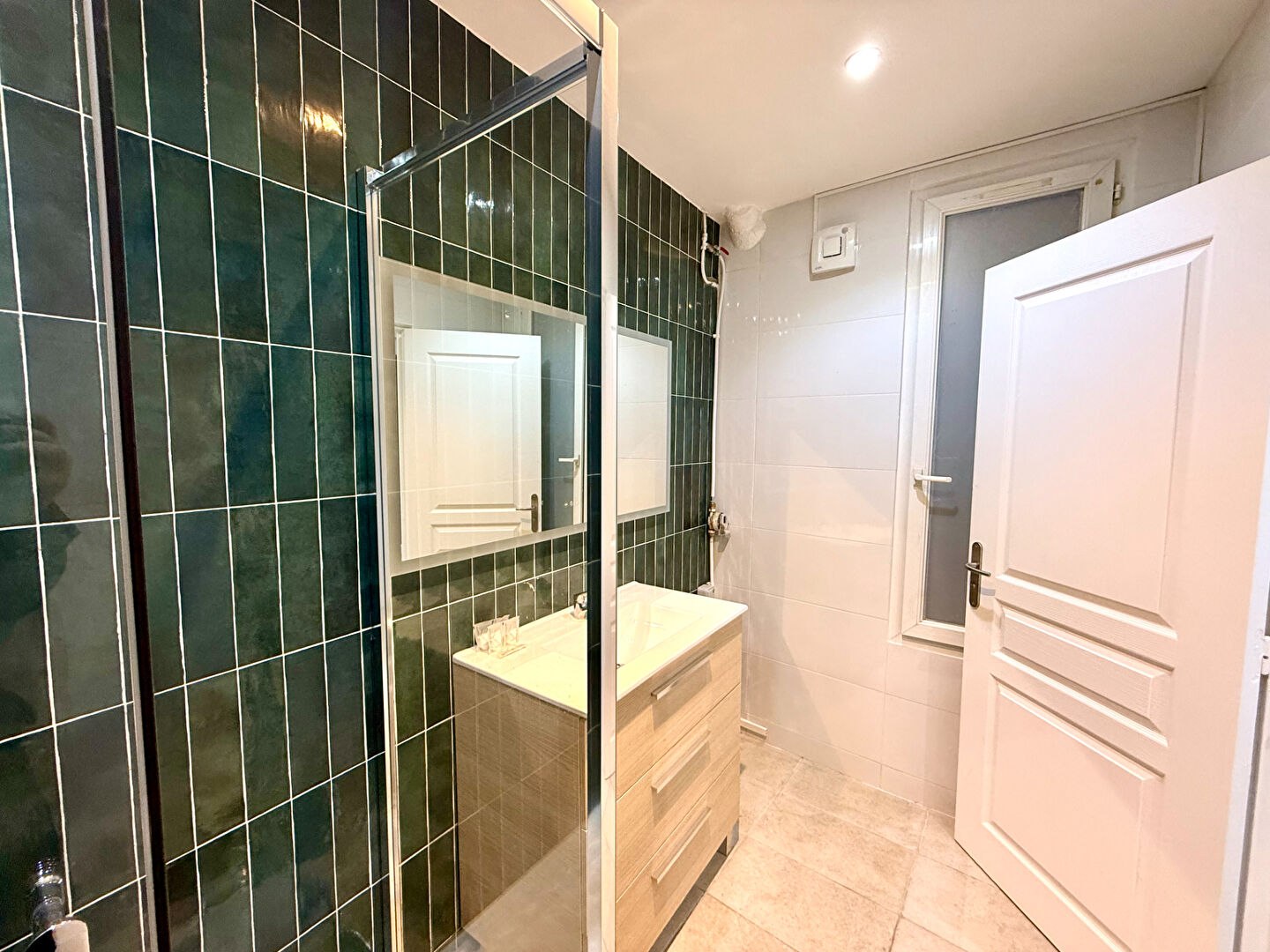 Deux pièces avec terrasse de 35 m² 8 Deux pièces avec terrasse de 35 m² 8