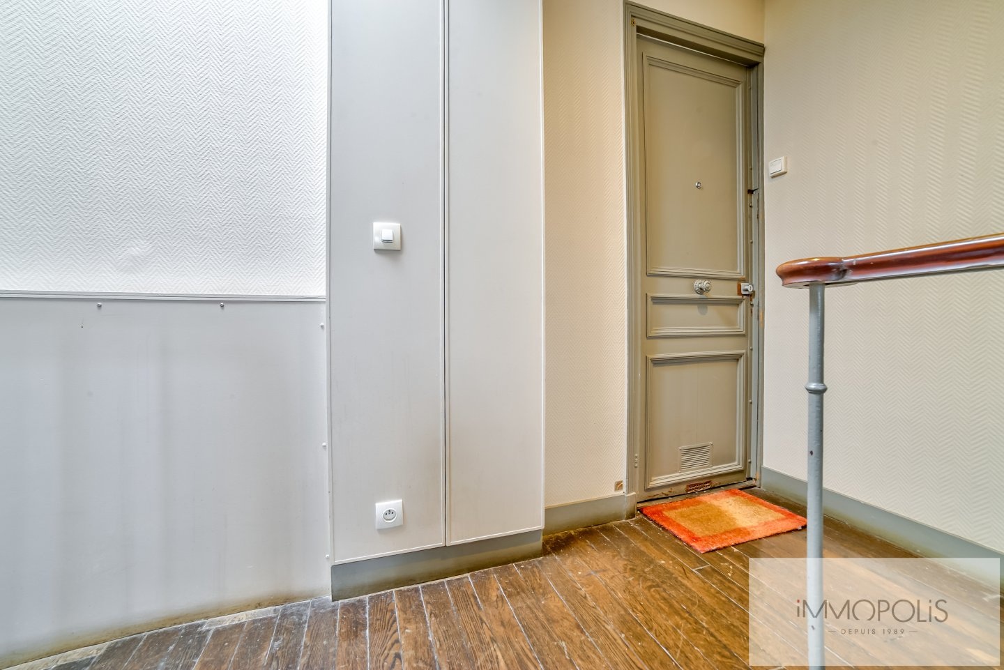 Studio plein de charme au dernier étage ! Paris 18e, Rue du Poteau 11
