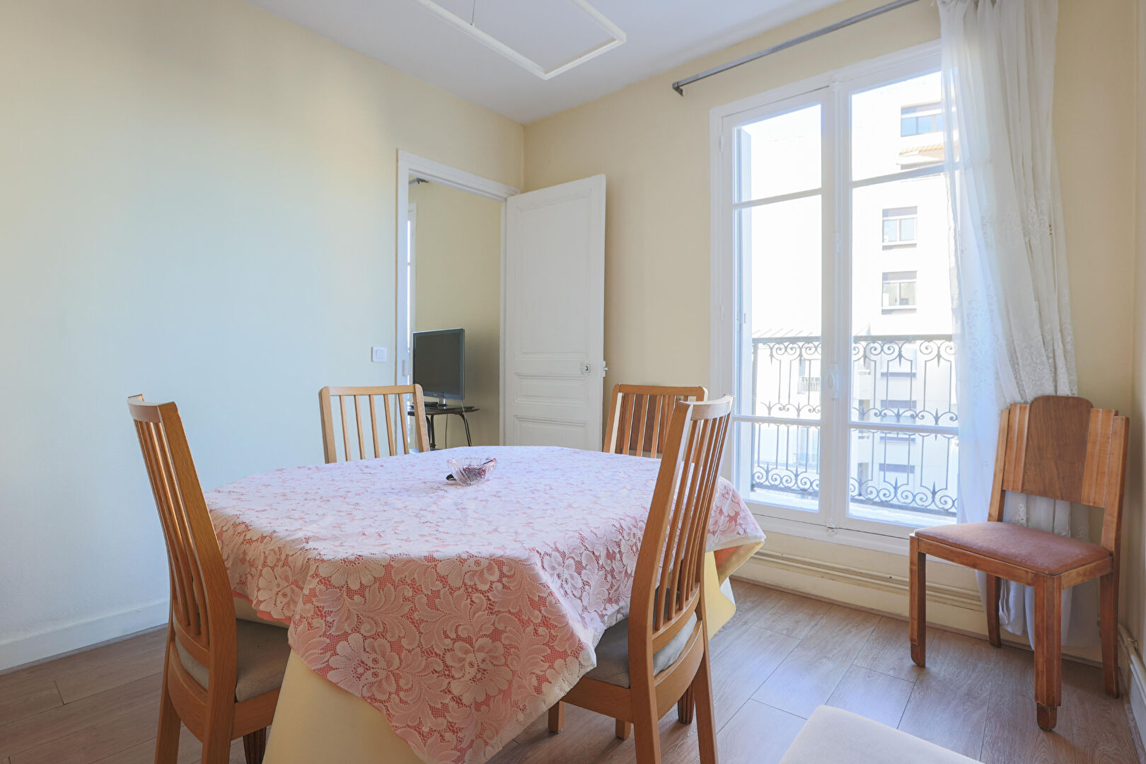 Quatre pièces dernier étage balcon filant ! 5 Quatre pièces dernier étage balcon filant ! 5