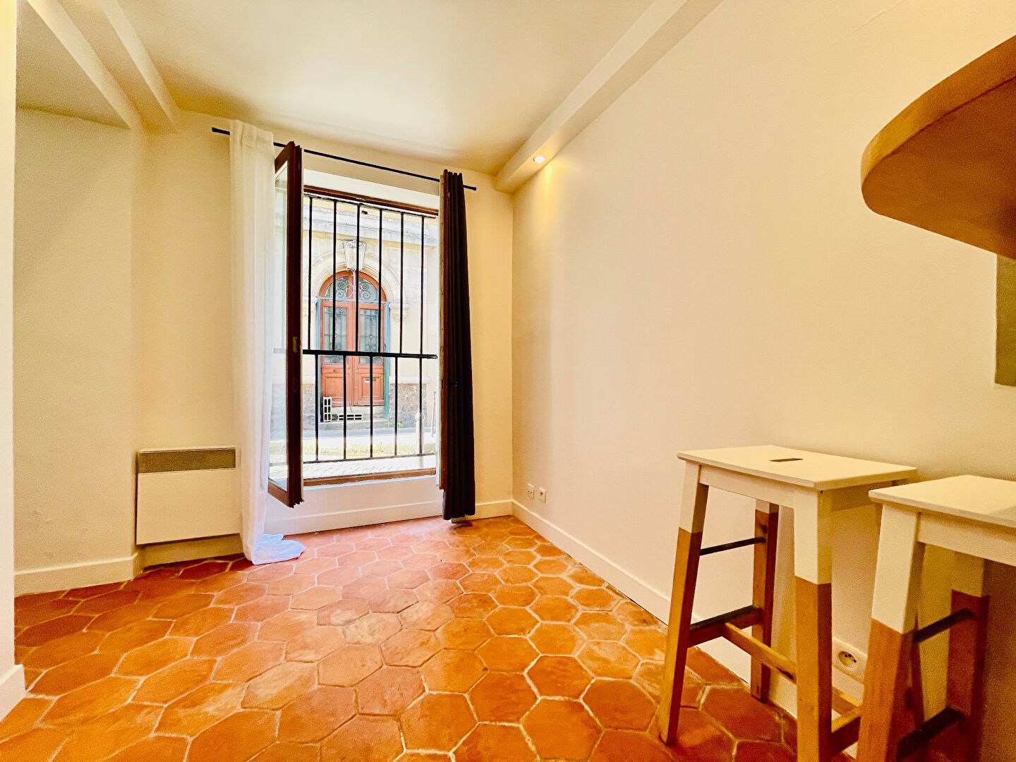 Deux pièces à Montmartre, donnant sur une rue piétonne – 16,56 m2 4