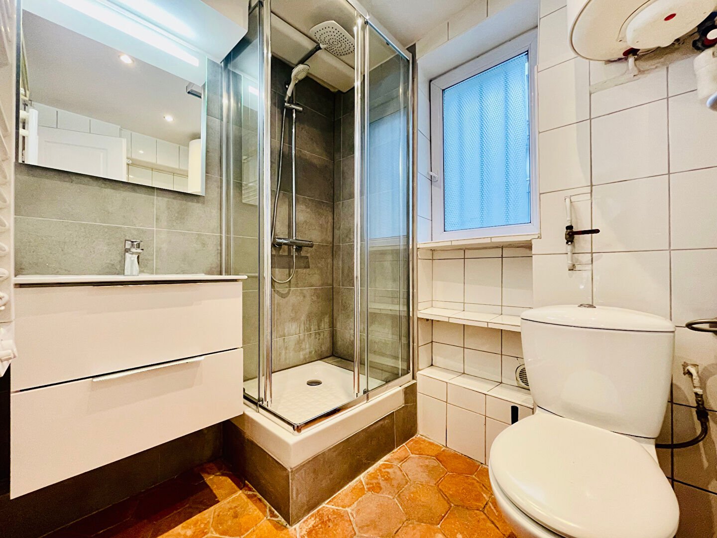 Deux pièces à Montmartre, donnant sur une rue piétonne – 16,56 m2 8