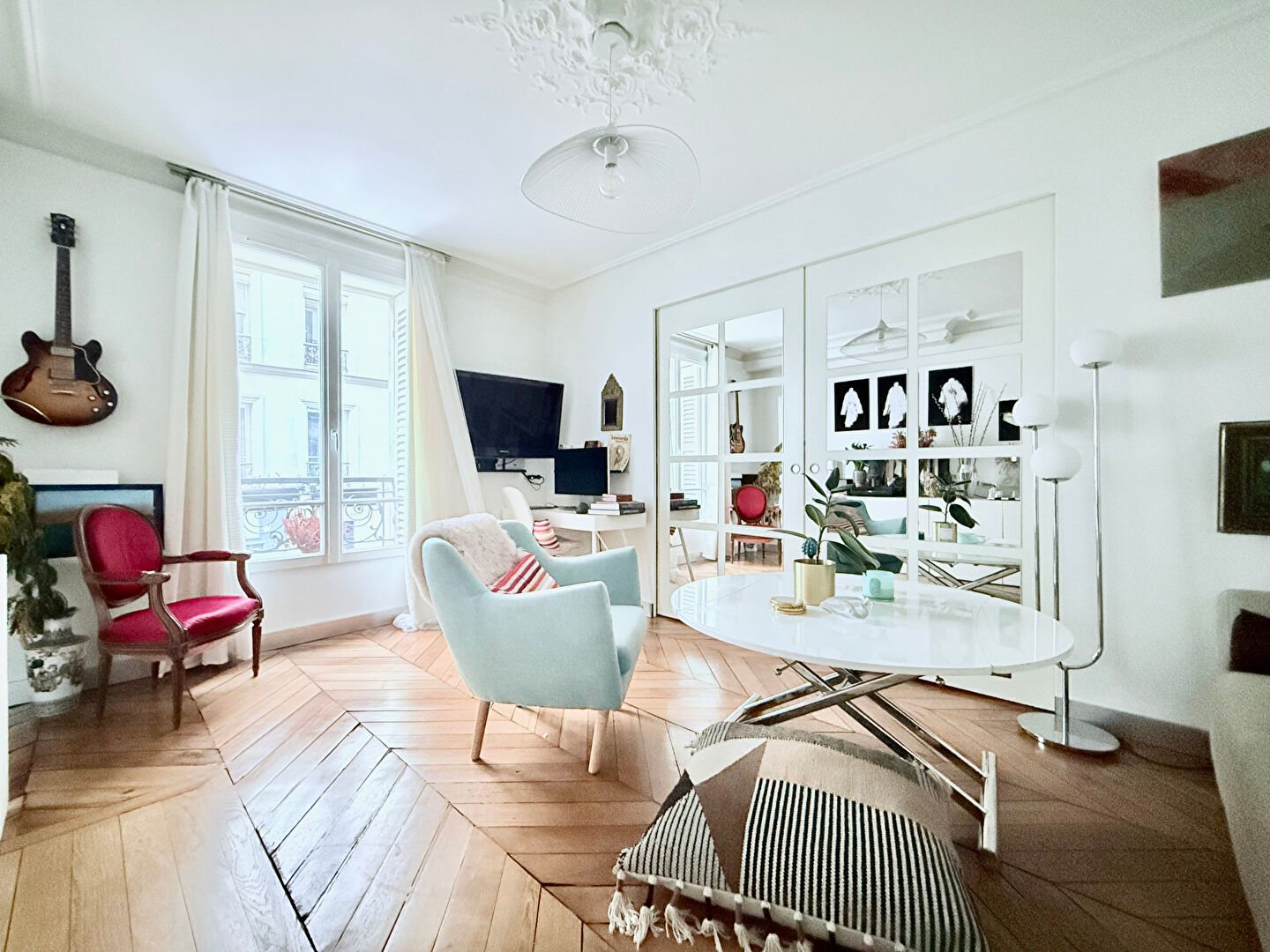 Quartier des Abbesses, appartement de charme prêt à emménager ! 1