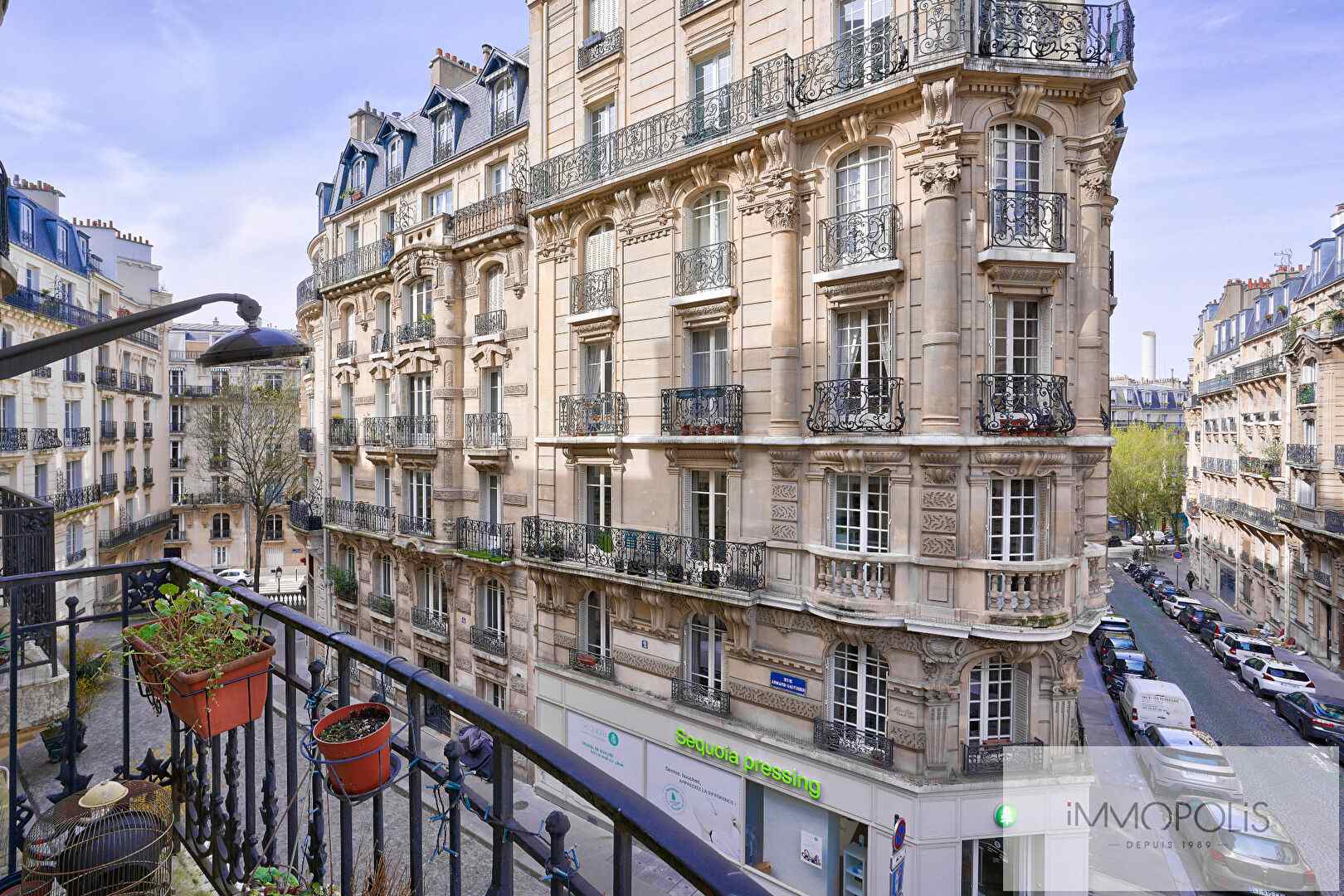 Opportunité rare : vente en nue – propriété d’un charmant appartement à moderniser, quartier Lamarck-Caulaincourt 4 Opportunité rare : vente en nue – propriété d’un charmant appartement à moderniser, quartier Lamarck-Caulaincourt 4