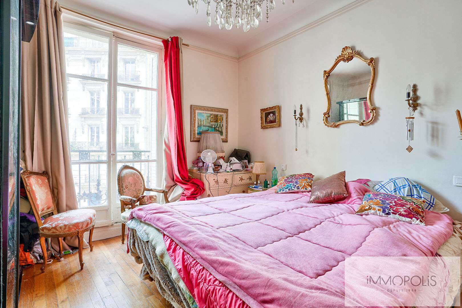 Opportunité rare : vente en nue – propriété d’un charmant appartement à moderniser, quartier Lamarck-Caulaincourt 9 Opportunité rare : vente en nue – propriété d’un charmant appartement à moderniser, quartier Lamarck-Caulaincourt 9