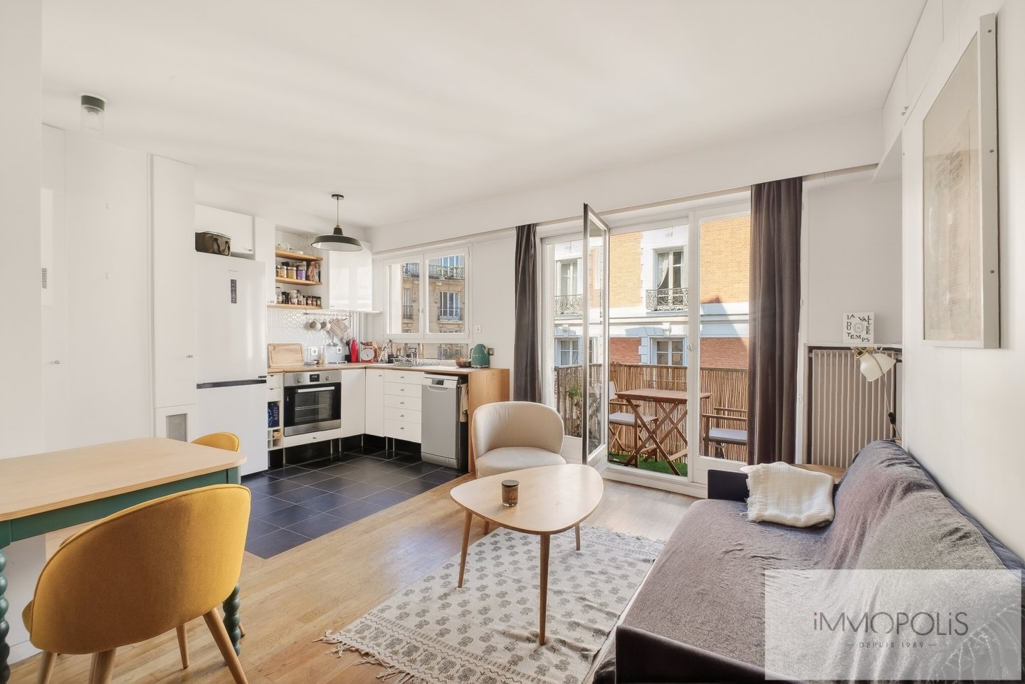 Superbe Studio Saules/Francoeur Balcon plein Ouest Ascenseur 1 Superbe Studio Saules/Francoeur Balcon plein Ouest Ascenseur 1