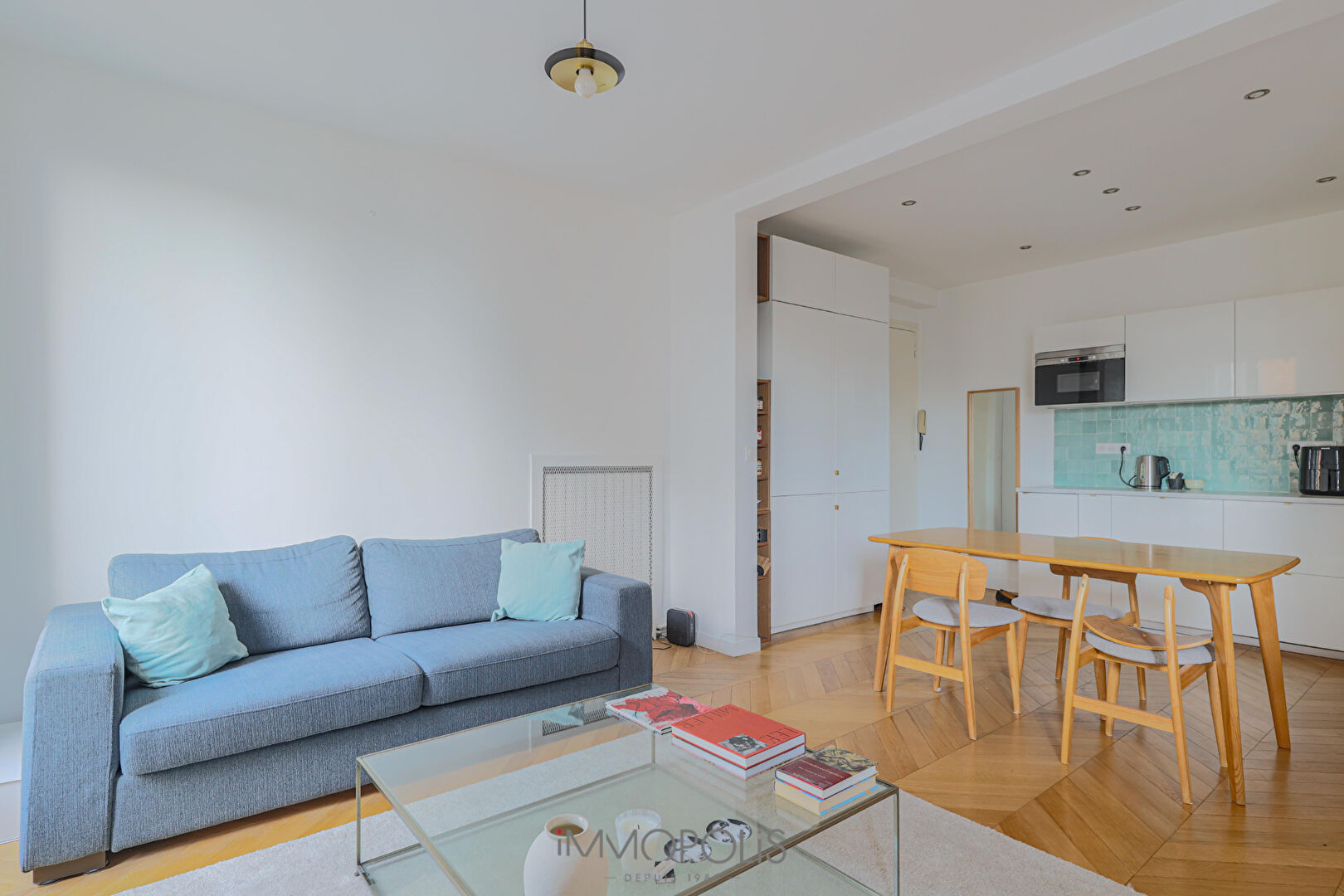 Superbe appartement  2 chambres ascenseur Caulaincourt / Junot 3