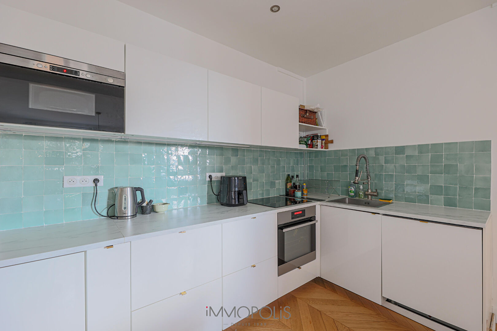 Superbe appartement  2 chambres ascenseur Caulaincourt / Junot 5