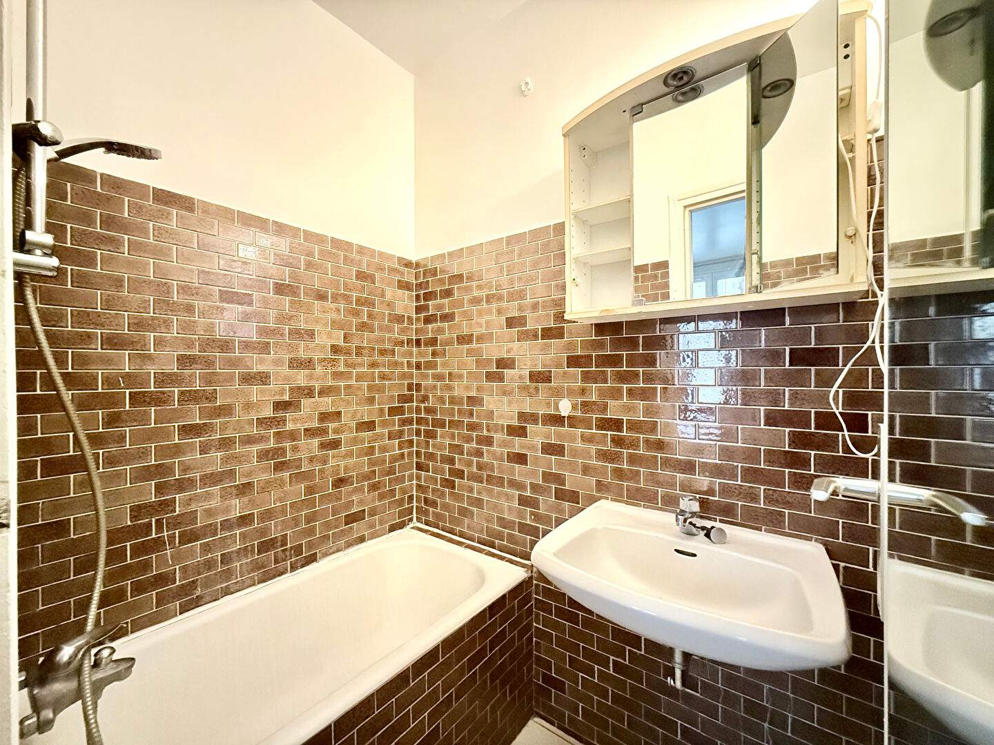 Studio de 15,67 m2, rue Durantin quartier des Abbesses en plein Montmartre 6